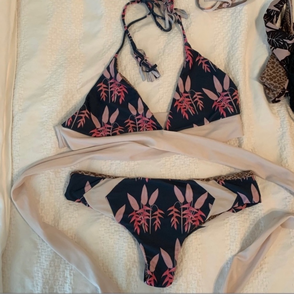 Acacia large wrap top medium bottoms